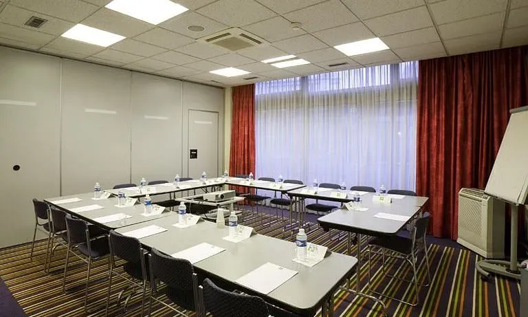 ibis Styles Lille Centre Gare Beffroi — photo 3