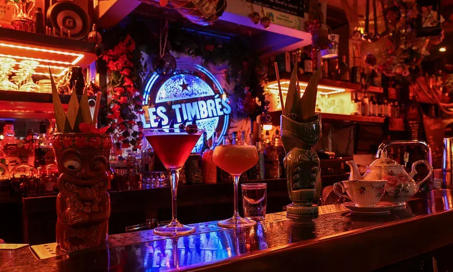 Les Timbrés Cocktail Bar