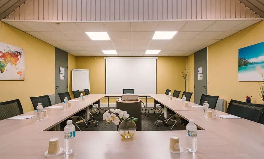 Bbs Phare Location De Bureaux Et De Salles De Réunion À Mérignac - Network Tbc — photo 3