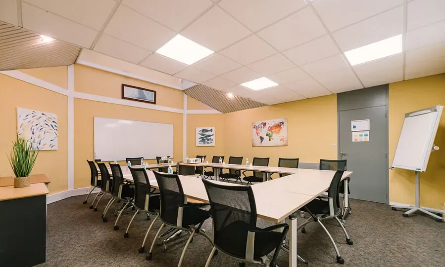 Bbs Phare Location De Bureaux Et De Salles De Réunion À Mérignac - Network Tbc — photo 4