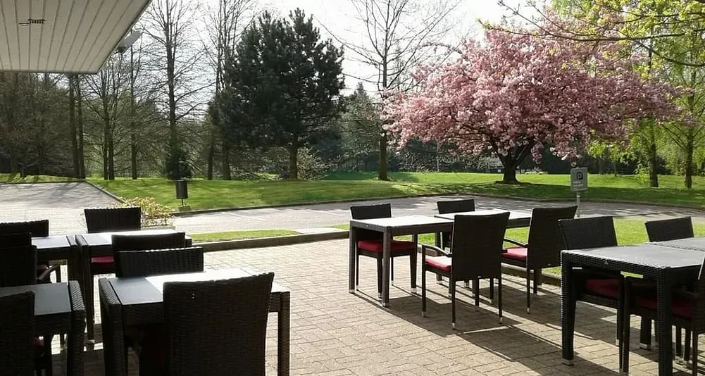 KYRIAD ROUEN NORD Restaurant Le jardin de la Vatine - Mont Saint Aignan — photo 2